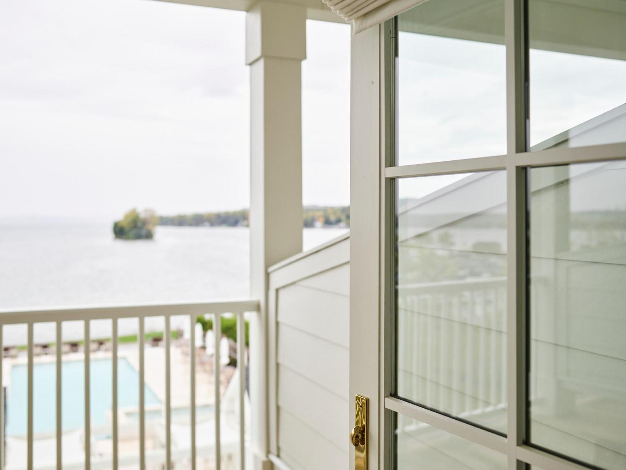 Superior Single Room with Lake View